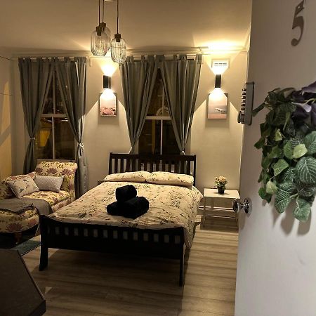 Guest&Rest 5 Apartment London Bagian luar foto